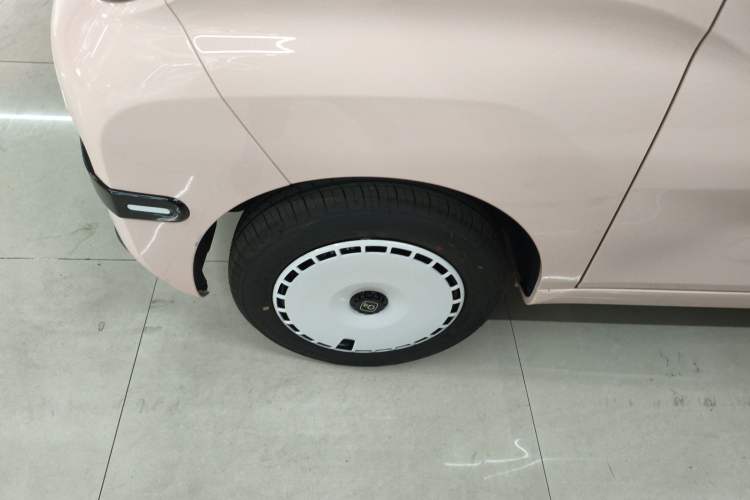 Used Chery QQ Ice Cream 2025 155km Sundae Edition Left Front Wheel Hub