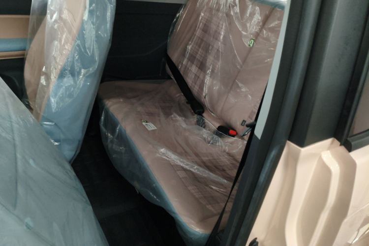 Used Chery QQ Ice Cream 2025 155km Sundae Edition Left Rear Seat