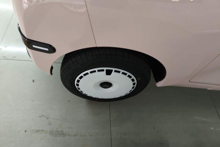 Used Chery QQ Ice Cream 2025 155km Sundae Edition Right Rear Wheel Hub