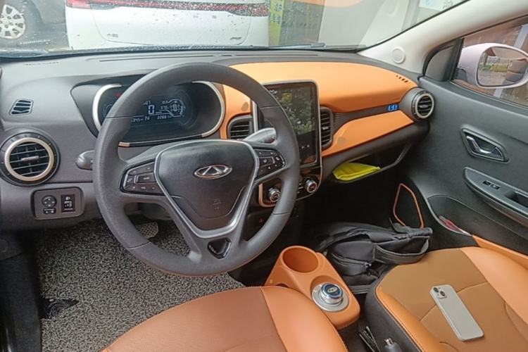 Used Chery QQ Little Ant 2018 400 4-Seater Smart Edition Center Console