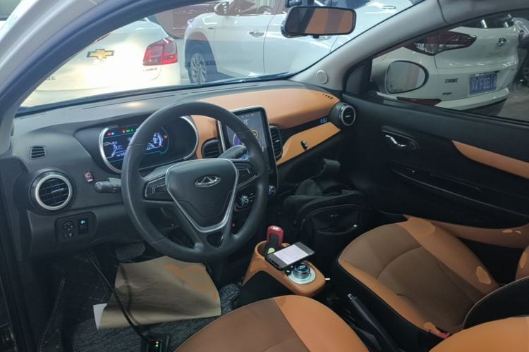 Used Chery QQ Little Ant 2018 400 4-Seater Smart Edition Center Console