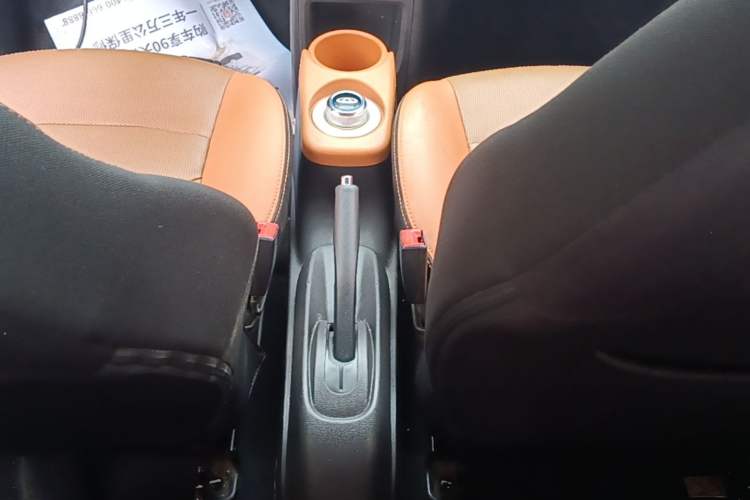 Used Chery QQ Little Ant 2018 400 4-Seater Smart Edition Gear Lever