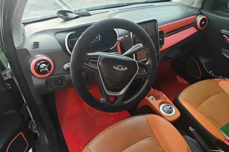 Used Chery QQ Little Ant 2018 400 4-Seater Smart Edition Center Console