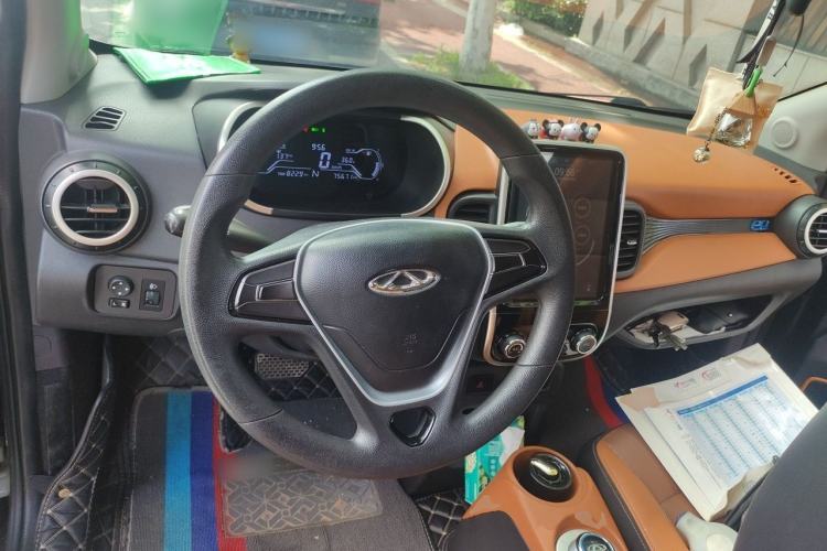 Used Chery QQ Little Ant 2018 400 4-Seater Smart Edition Center Console