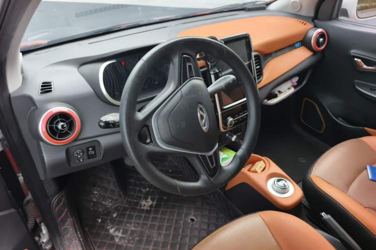 Used Chery QQ Little Ant 2018 400 4-Seater Smart Edition Center Console