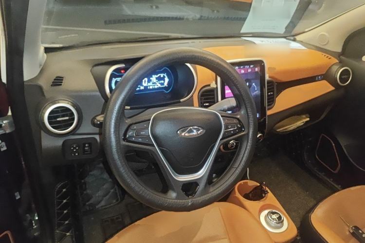 Used Chery QQ Little Ant 2018 300 4-Seater Smart Edition Center Console