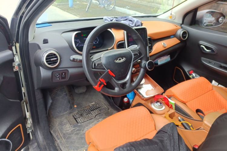 Used Chery QQ Little Ant 2018 300 4-Seater Smart Edition Center Console