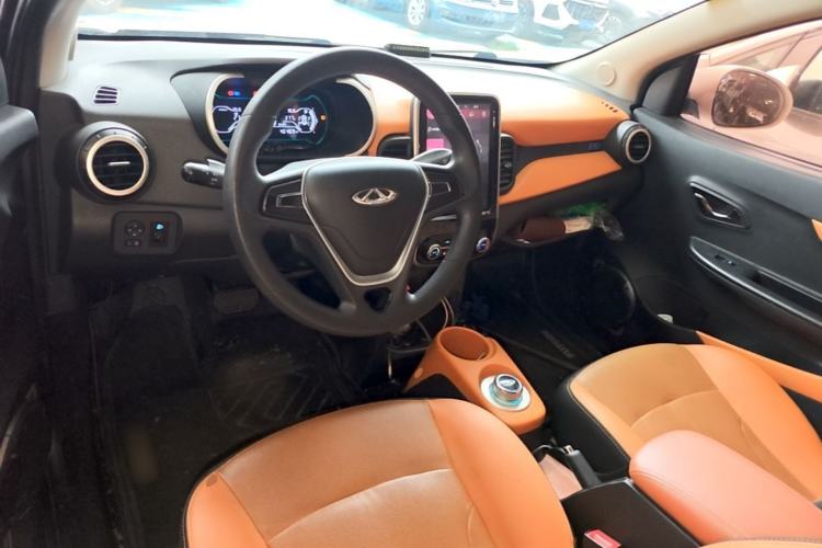 Used Chery QQ Little Ant 2018 400 4-Seater Smart Edition Center Console