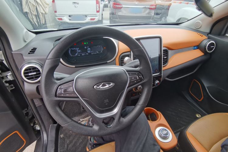 Used Chery QQ Little Ant 2018 400 4-Seater Smart Edition Center Console