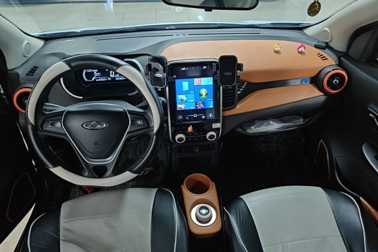Used Chery QQ Little Ant 2018 400 4-Seater Smart Edition Center Console