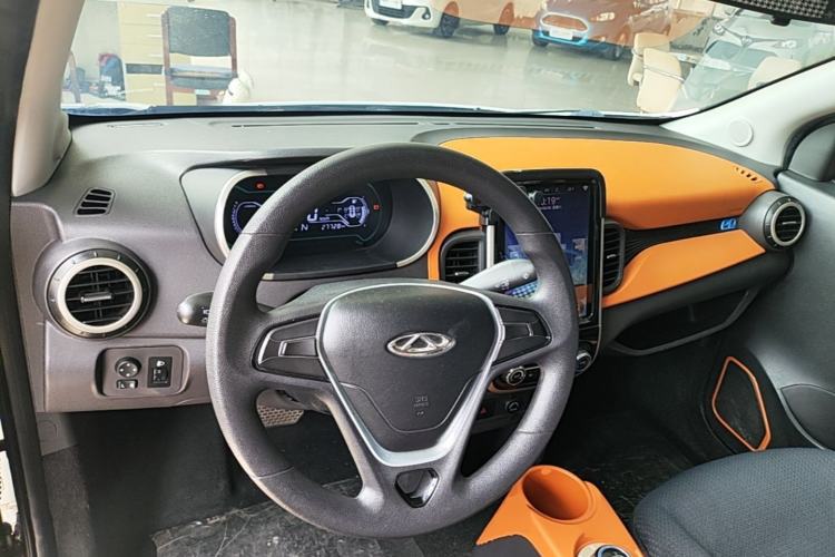 Used Chery QQ Little Ant 2018 400 4-Seater Smart Edition Center Console