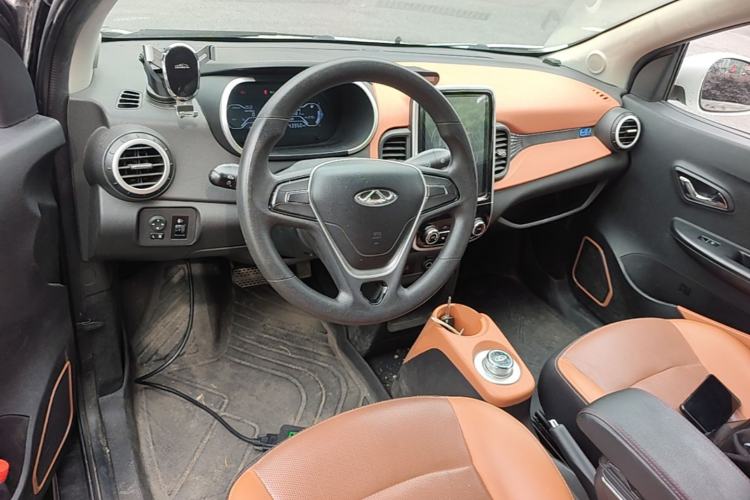 Used Chery QQ Little Ant 2018 300 4-Seater Smart Edition Center Console