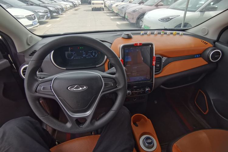 Used Chery QQ Little Ant 2018 400 4-Seater Smart Edition Center Console
