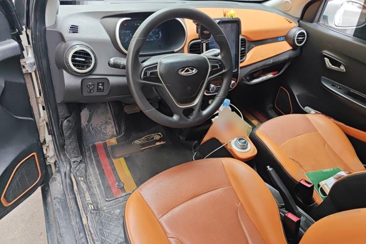 Used Chery QQ Little Ant 2018 300 4-Seater Smart Edition Center Console