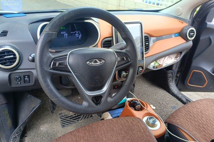 Used Chery QQ Little Ant 2018 400 4-Seater Smart Edition Center Console