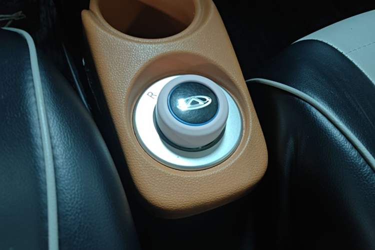 Used Chery QQ Little Ant 2018 400 4-Seater Smart Edition Gear Lever