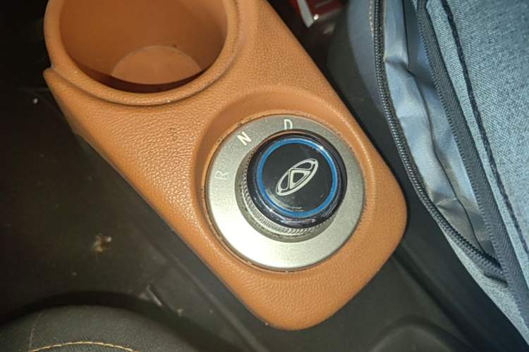 Used Chery QQ Little Ant 2018 400 4-Seater Smart Edition Gear Lever