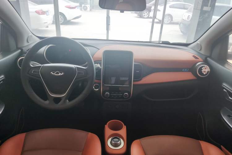 Used Chery QQ Little Ant 2018 400 4-Seater Smart Luxury Edition Interior 4