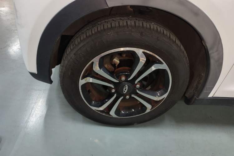 Used Chery QQ Little Ant 2018 400 4-Seater Smart Luxury Edition Left Front Wheel Hub