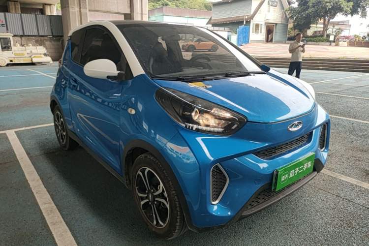 Used Chery QQ Little Ant 2019 4-Seater Smart Edition 35 kWh Front Right 45 Deg