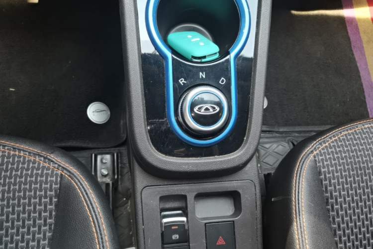 Used Chery QQ Little Ant 2019 4-Seater Smart Edition 35 kWh Gear Lever