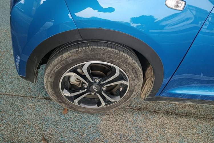 Used Chery QQ Little Ant 2019 4-Seater Smart Edition 35 kWh Left Front Wheel Hub