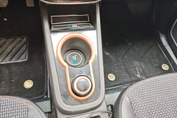 Used Chery QQ Little Ant 2019 4-Seater Smart Edition 35 kWh Gear Lever