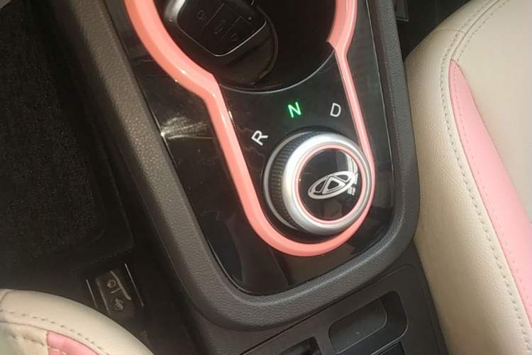 Used Chery QQ Little Ant 2019 4-Seater Smart Edition 35 kWh Gear Lever