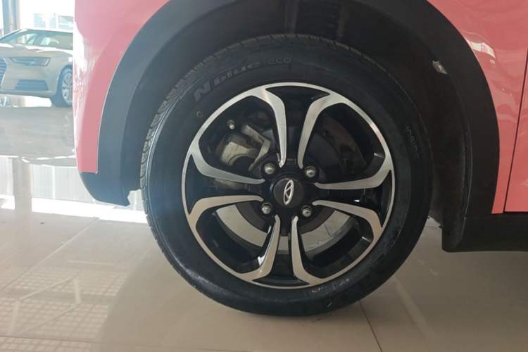 Used Chery QQ Little Ant 2019 4-Seater Smart Edition 35 kWh Left Front Wheel Hub