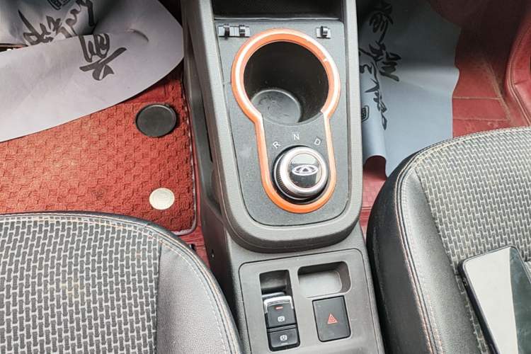 Used Chery QQ Little Ant 2019 4-Seater Smart Edition 35 kWh Gear Lever