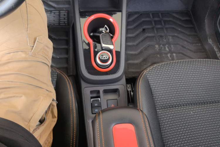 Used Chery QQ Little Ant 2019 4-Seater Smart Edition 35 kWh Gear Lever