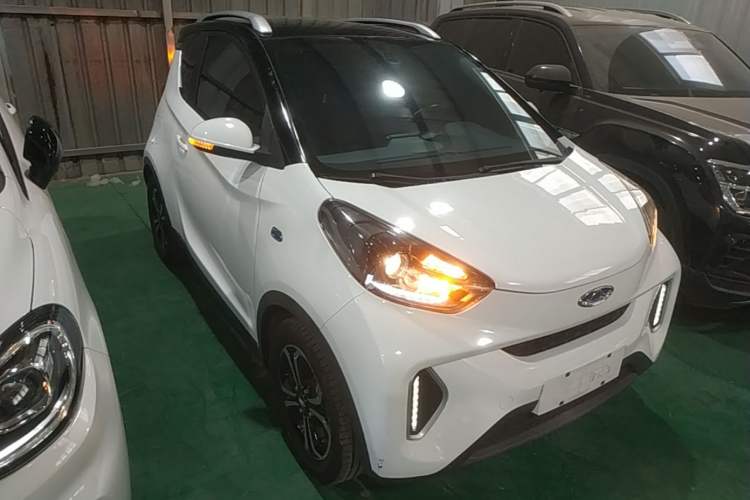 Used Chery QQ Little Ant 2019 4-Seater Smart Luxe Version 30.6 kWh Front Right 45 Deg