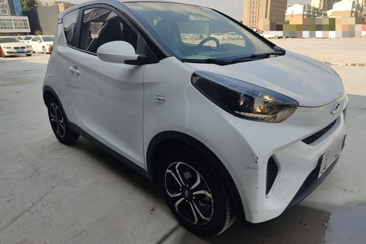 Used Chery QQ Little Ant 2019 4-Seater Smart Edition 35 kWh Front Right 45 Deg