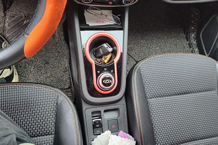 Used Chery QQ Little Ant 2019 4-Seater Smart Edition 35 kWh Gear Lever