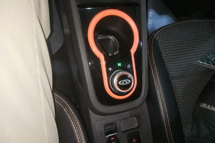 Used Chery QQ Little Ant 2019 4-Seater Smart Edition 35 kWh Gear Lever
