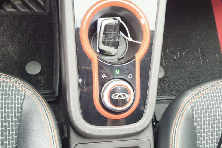 Used Chery QQ Little Ant 2019 4-Seater Smart Edition 35 kWh Gear Lever