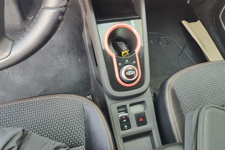 Used Chery QQ Little Ant 2019 4-Seater Smart Edition 35 kWh Gear Lever
