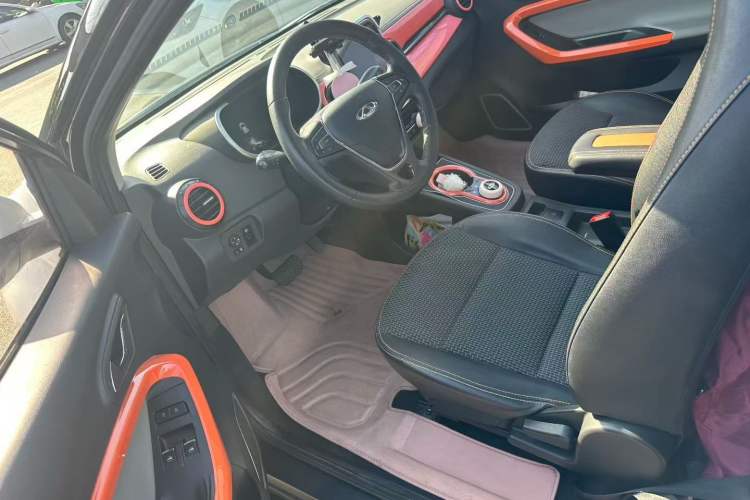 Used Chery QQ Little Ant 2019 4-Seater Smart Edition 35 kWh Interior 1