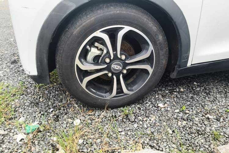 Used Chery QQ Little Ant 2019 4-Seater Smart Edition 35 kWh Left Front Wheel Hub