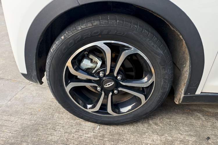 Used Chery QQ Little Ant 2019 4-Seater Smart Edition 35 kWh Left Front Wheel Hub
