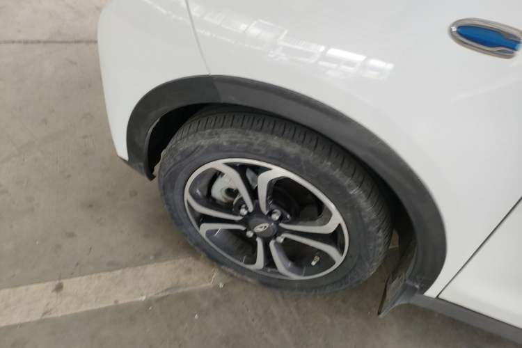 Used Chery QQ Little Ant 2019 4-Seater Smart Edition 35 kWh Left Front Wheel Hub