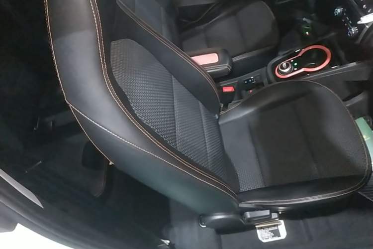 Used Chery QQ Little Ant 2019 4-Seater Smart Edition 35 kWh Right Front Seat