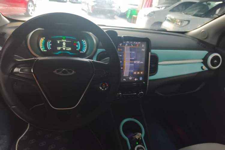 Used Chery QQ Little Ant 2021 150 000 Yuan Ant Fan Edition Ant Trend Version Lithium-Ion Battery Center Console