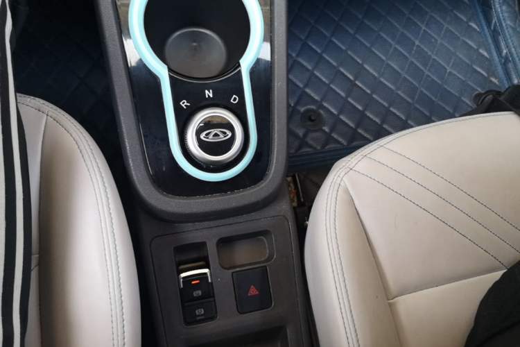Used Chery QQ Little Ant 2021 150 000 Yuan "Ant Fan" Edition New Ant Cool Version Lithium-Ion Battery Gear Lever