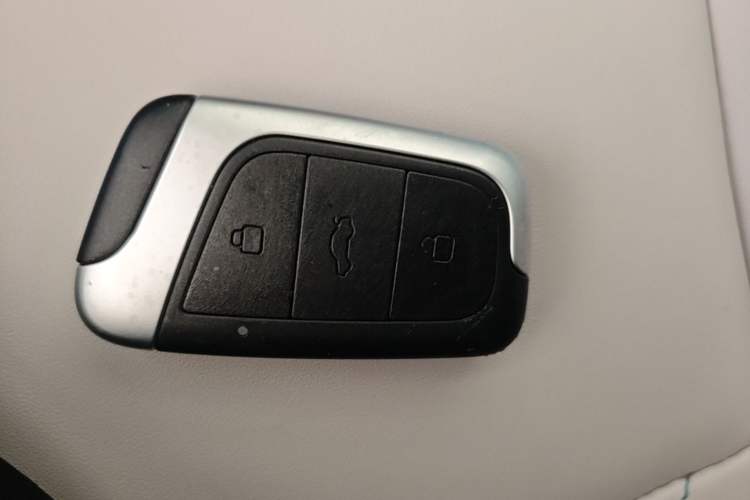 Used Chery QQ Little Ant 2021 200 000 Yuan "Ant Fan" Edition Energized Version NMC Lithium Battery 301 km Interior 1