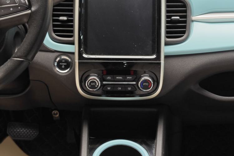 Used Chery QQ Little Ant 2021 200 000-Yuan Ant Fan Edition Talent Version NMC Battery 301 km Interior 3