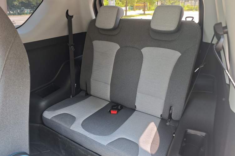 Used Chery QQ Little Ant 2021 150 000 Yuan "Ant Fan" Edition New Ant Cool Version Lithium-Ion Battery Interior 3