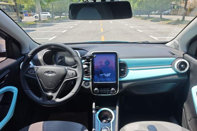 Used Chery QQ Little Ant 2021 150 000 Yuan "Ant Fan" Edition New Ant Cool Version Lithium-Ion Battery Interior 4