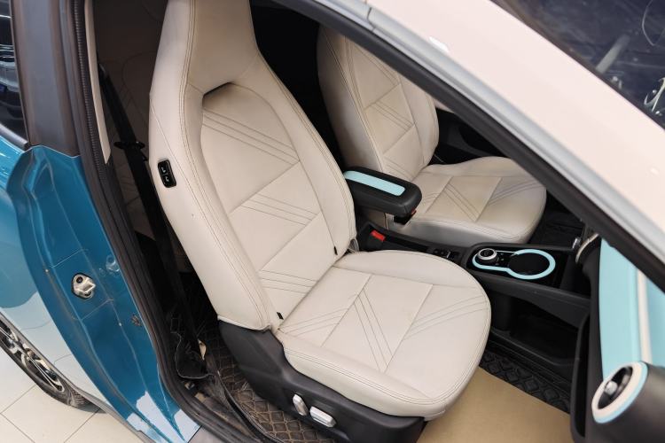 Used Chery QQ Little Ant 2021 200 000-Yuan Ant Fan Edition Talent Version NMC Battery 301 km Interior 6