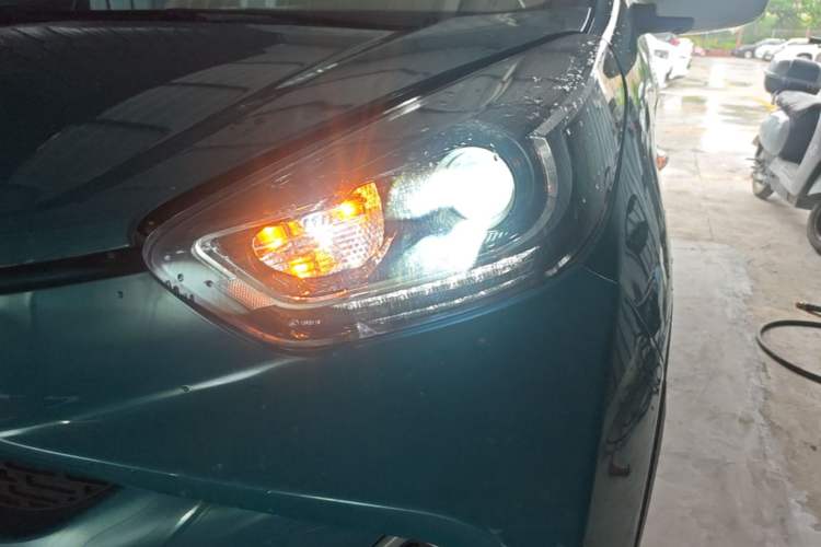 Used Chery QQ Little Ant 2021 200 000-Yuan Ant Fan Edition Talent Version NMC Battery 301 km Left Front Headlight